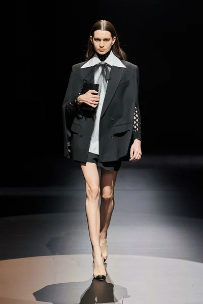Look 2